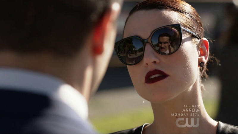 Lena wore her mourning lipstick for Ben’s dad’s funeral.